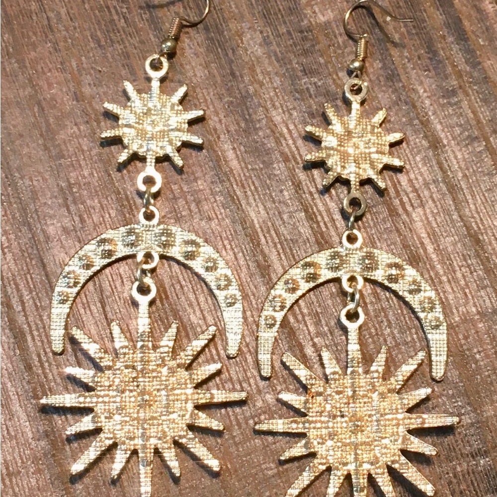 SOURCE UNKNOWN Gold Silver moon stars statement earrings Rhinestone Pierced Bold - Picture 4 of 8